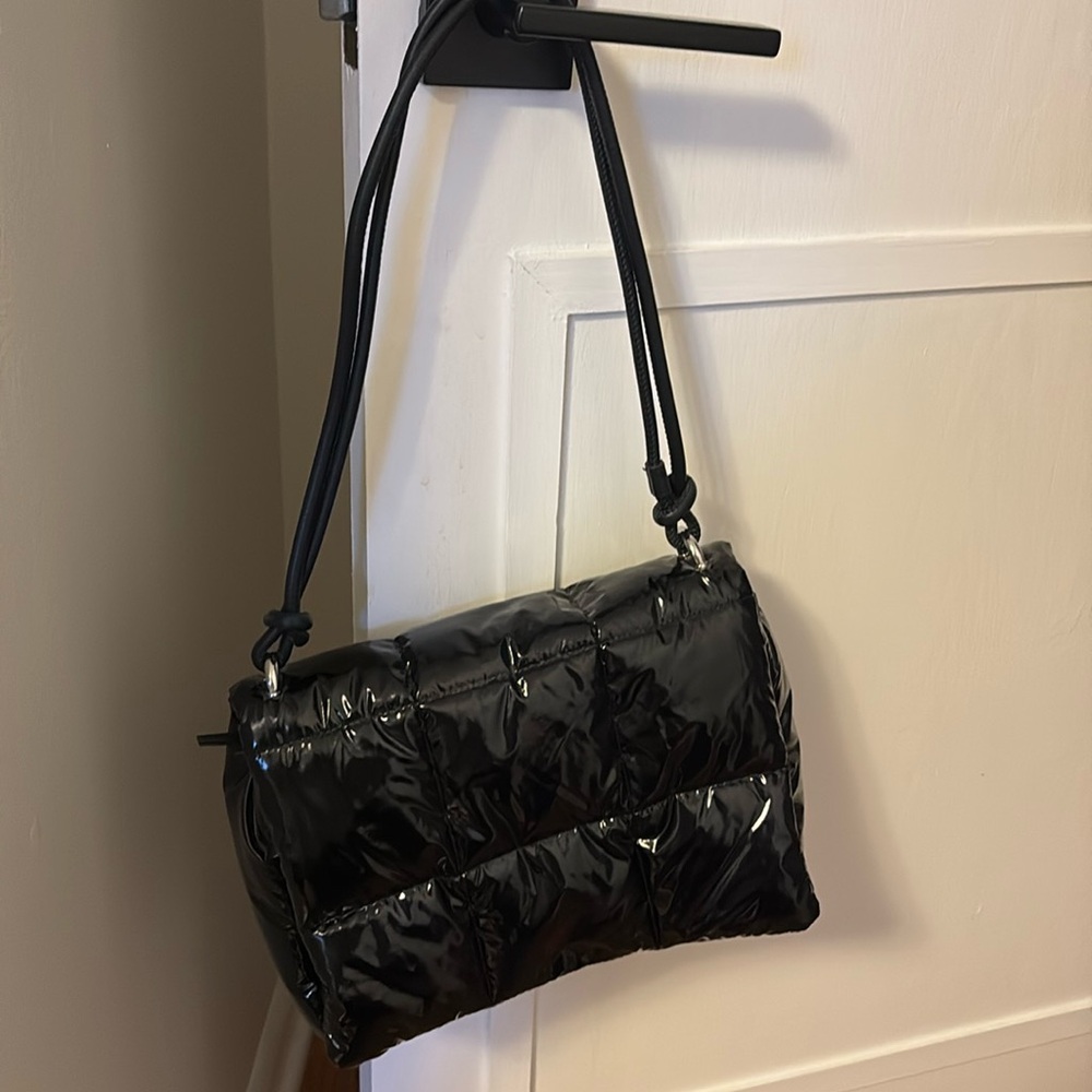 Black Puffer H&M shoulder bag